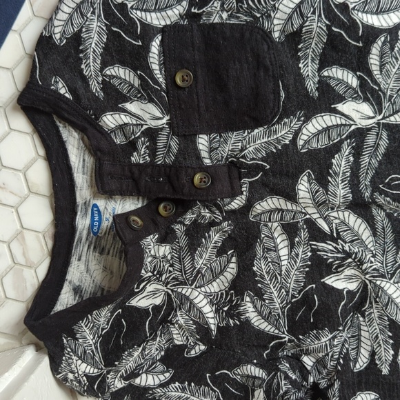 Lot of five boys short sleeve tops size 5T - Picture 5 of 7